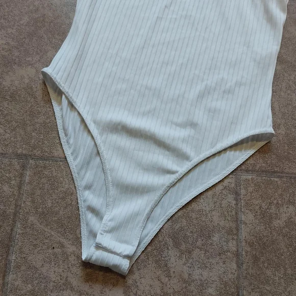Boohoo ribbed bodysuit 12 - Picture 2 of 4